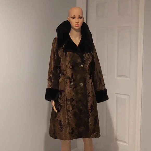 Vintage Jackets & Blazers - 1960s imitation fur coat